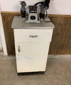 Delta 6" bench Grinder on a metal cabinet 20" x 16" x 36"