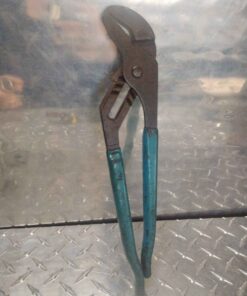 Channel lock style pliers