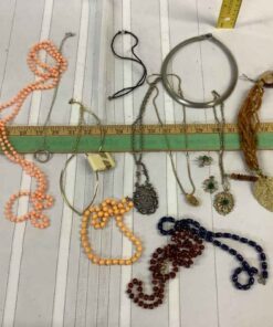 Costume Jewelry - Necklaces