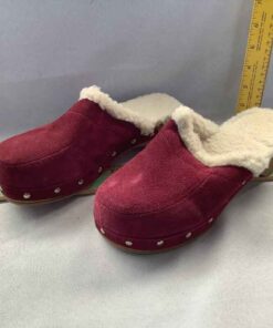 Size 7 Lined Clogs