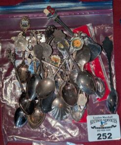 Souvenir collector spoons