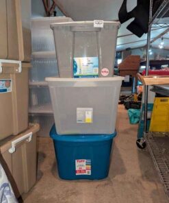 Tote with lid