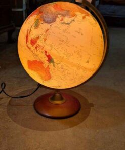 Illuminating globe