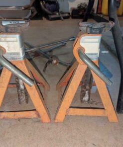 Pair of jacks