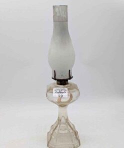 Pedestal oil lamp