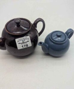 Sadler and single serve blue teapots