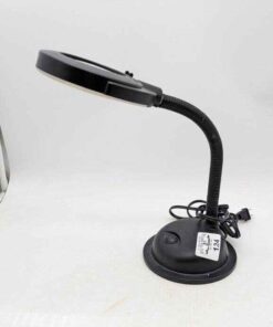Magnifying desk lamp