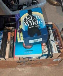 Oscar Wilde, Patricia Cromwell, Dick Francis and assorted Fiction/Non Fiction books