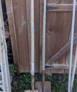 Pair of round mouth shovels