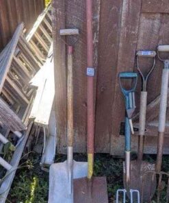 Round and Square mouthed shovels